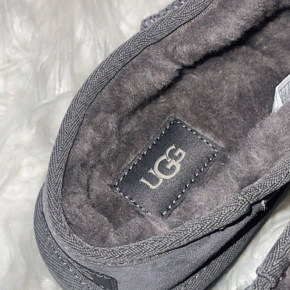 New UGG Classic Slipper Womens Size 12 Gray Suede Shoe Fur Lined - Picture 7 of 7